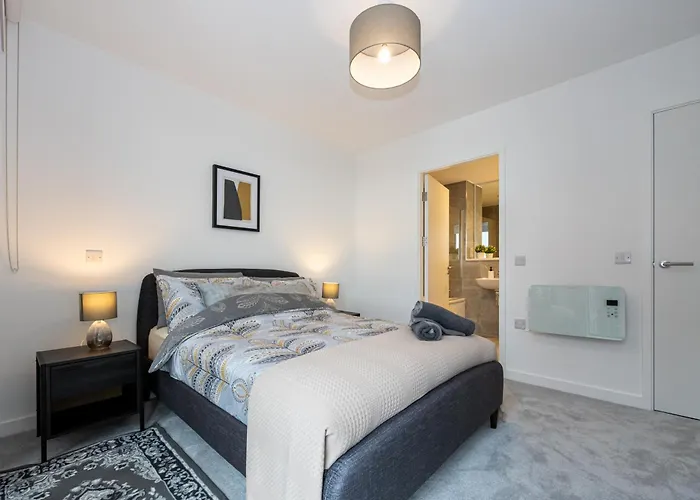 Royal Ebony By Asquare Lettings