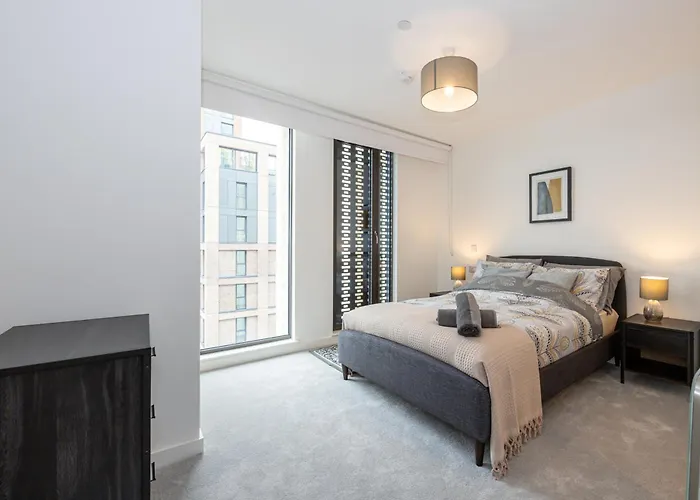 Royal Ebony By Asquare Lettings