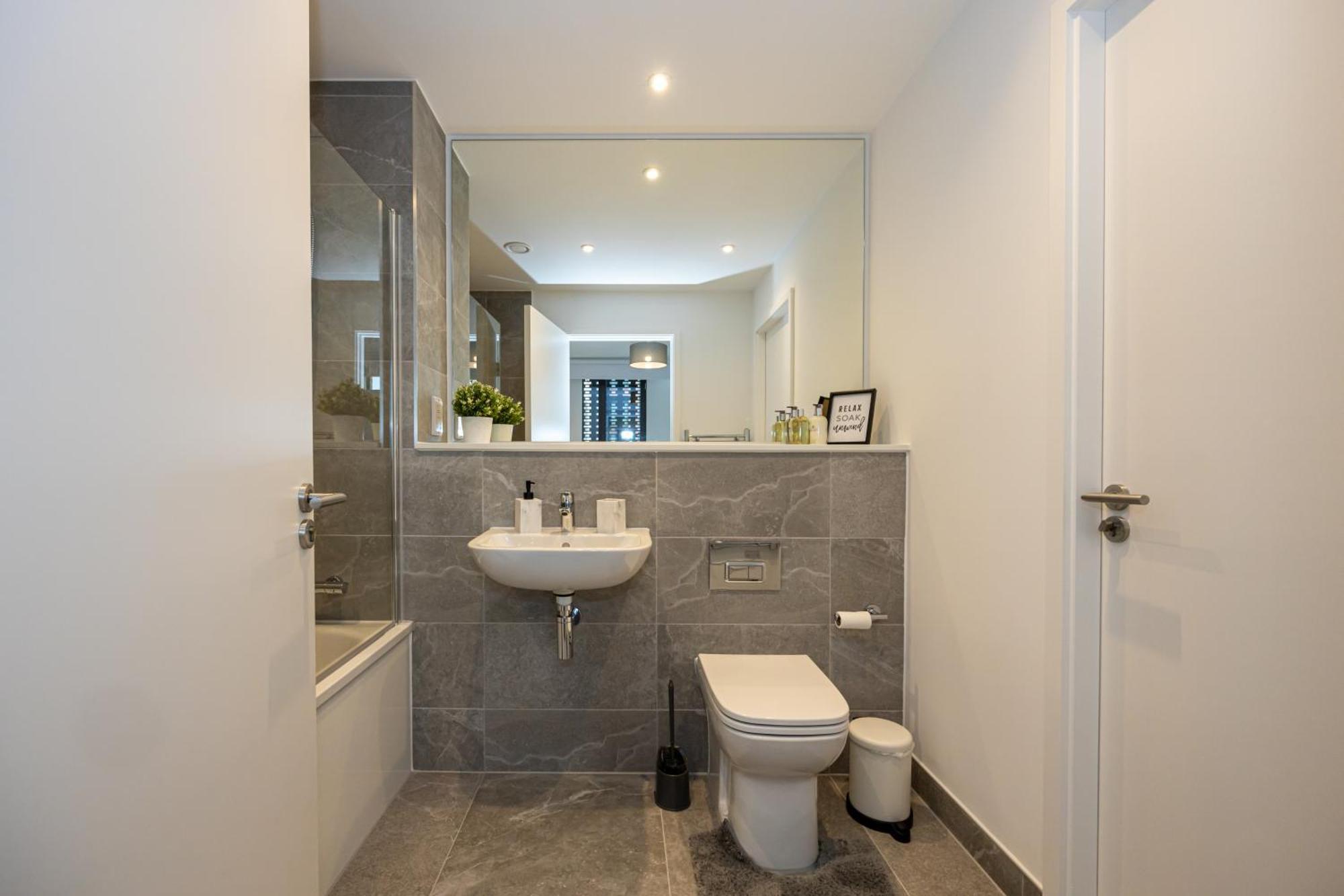 Royal Ebony By Asquare Lettings * Манчестер